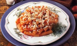 MACCHERONI CON RICOTTA E POMODORO (MACARRONES CON REQUESÓN Y TOMATE)