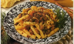 Sedani con fagioli (Sedani con alubias)