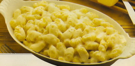 Gnocchi con salsa al formaggio (gnocchi con salsa de queso)