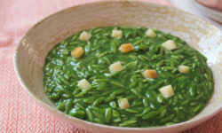 Falso risotto con espinacas, mozzarella y queso ahumado scamorza