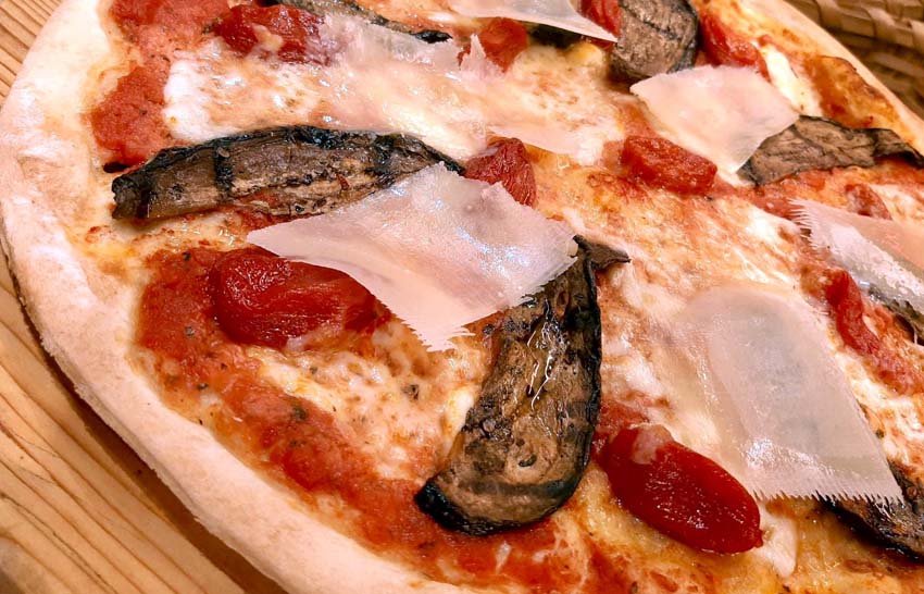 Pizza alla Parmigiana Pasta y Pizza Grossi