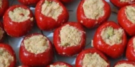 PEPERONCINI RIPIENI (PIMIENTITOS PICANTES RELLENOS)