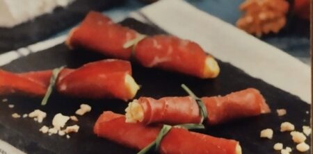 SFIZIOSI INVOLTINI DI BRESAOLA (DELICIOSOS ROLLITOS DE BRESAOLA)