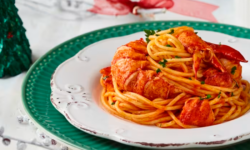 BUCATINI CON ARAGOSTA (BUCATINI CON BOGAVANTE)