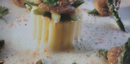 TIMBALLO DI PACCHERI ALL´ANGUILLA E ALLA CREMA DI SPUGNOLE (TIMBALO DE PAQUEROS CON ANGUILA Y CREMA DE MORCHELLA)