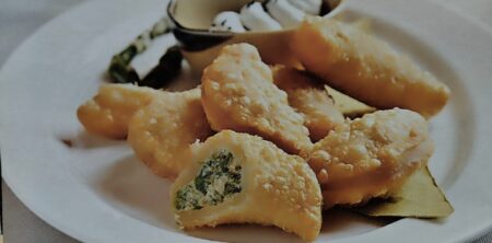 PANZEROTTI CON ASPARAGI E RICOTTA (PANCEROTI CON ESPÁRRAGOS Y REQUESÓN)
