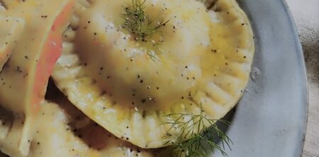 RAVIOLI AI SEMI DI PAPAVERO (RAVIOLIS CON SEMILLAS DE AMAPOLA)